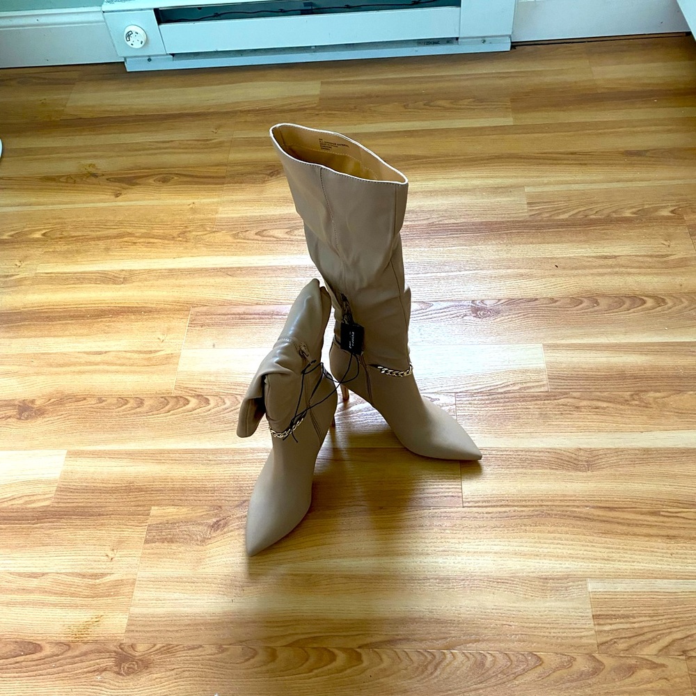 Express camel colored boots size 8 NWT